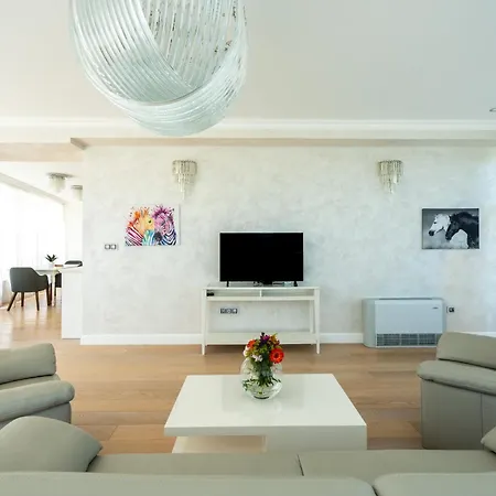 The Summer Aparthotel